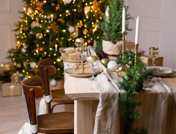 How to create a luxurious festive tablescape